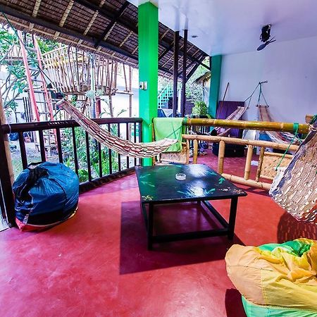 Jeepney Hostel And Kite Resort Balabag  Extérieur photo