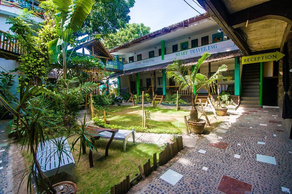 Jeepney Hostel And Kite Resort Balabag  Extérieur photo