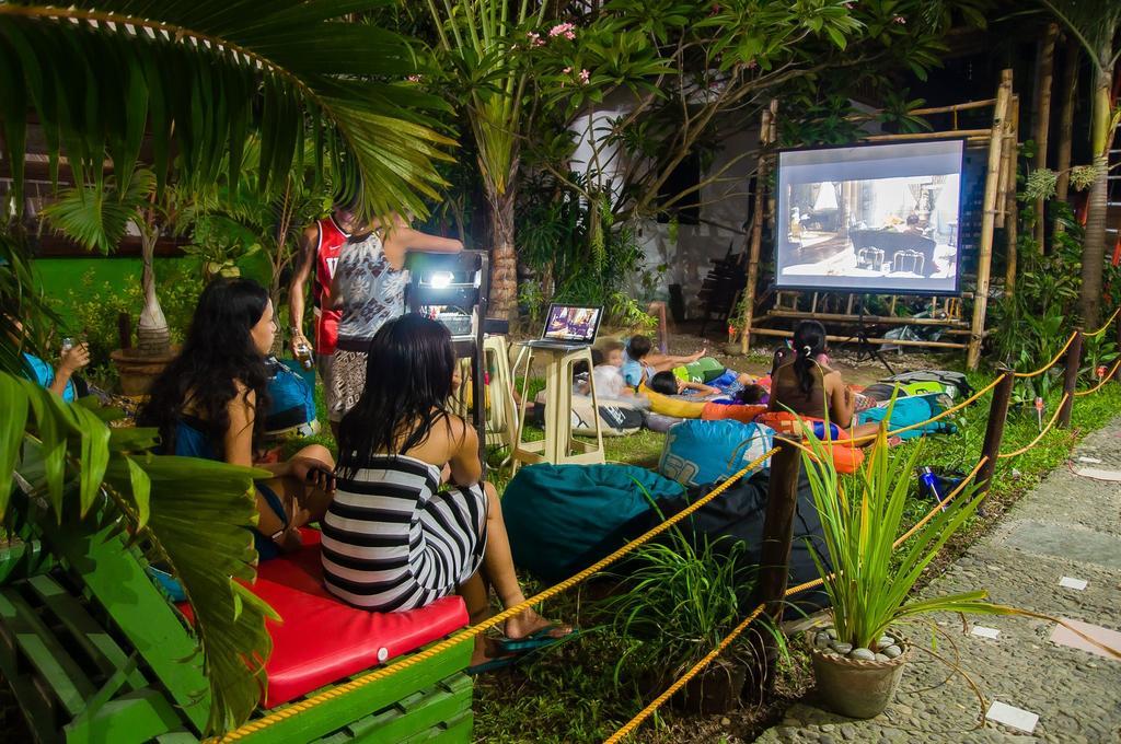 Jeepney Hostel And Kite Resort Balabag  Extérieur photo