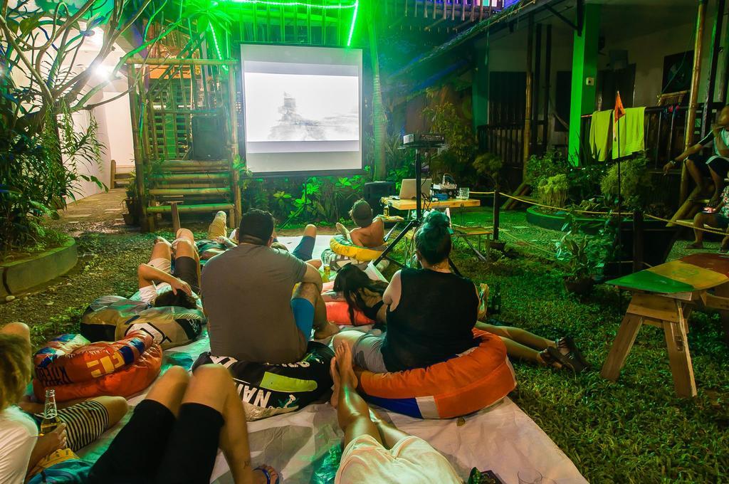 Jeepney Hostel And Kite Resort Balabag  Extérieur photo