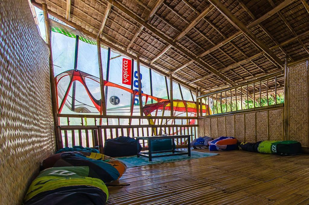 Jeepney Hostel And Kite Resort Balabag  Extérieur photo