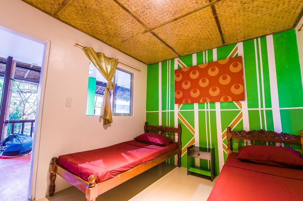 Jeepney Hostel And Kite Resort Balabag  Extérieur photo