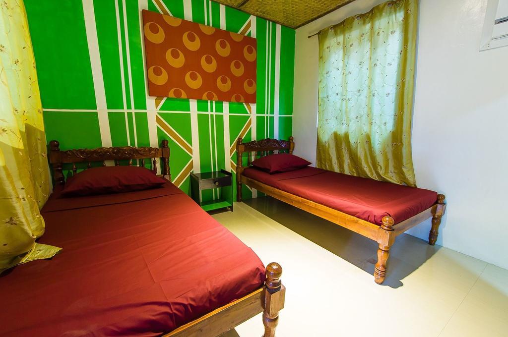Jeepney Hostel And Kite Resort Balabag  Extérieur photo