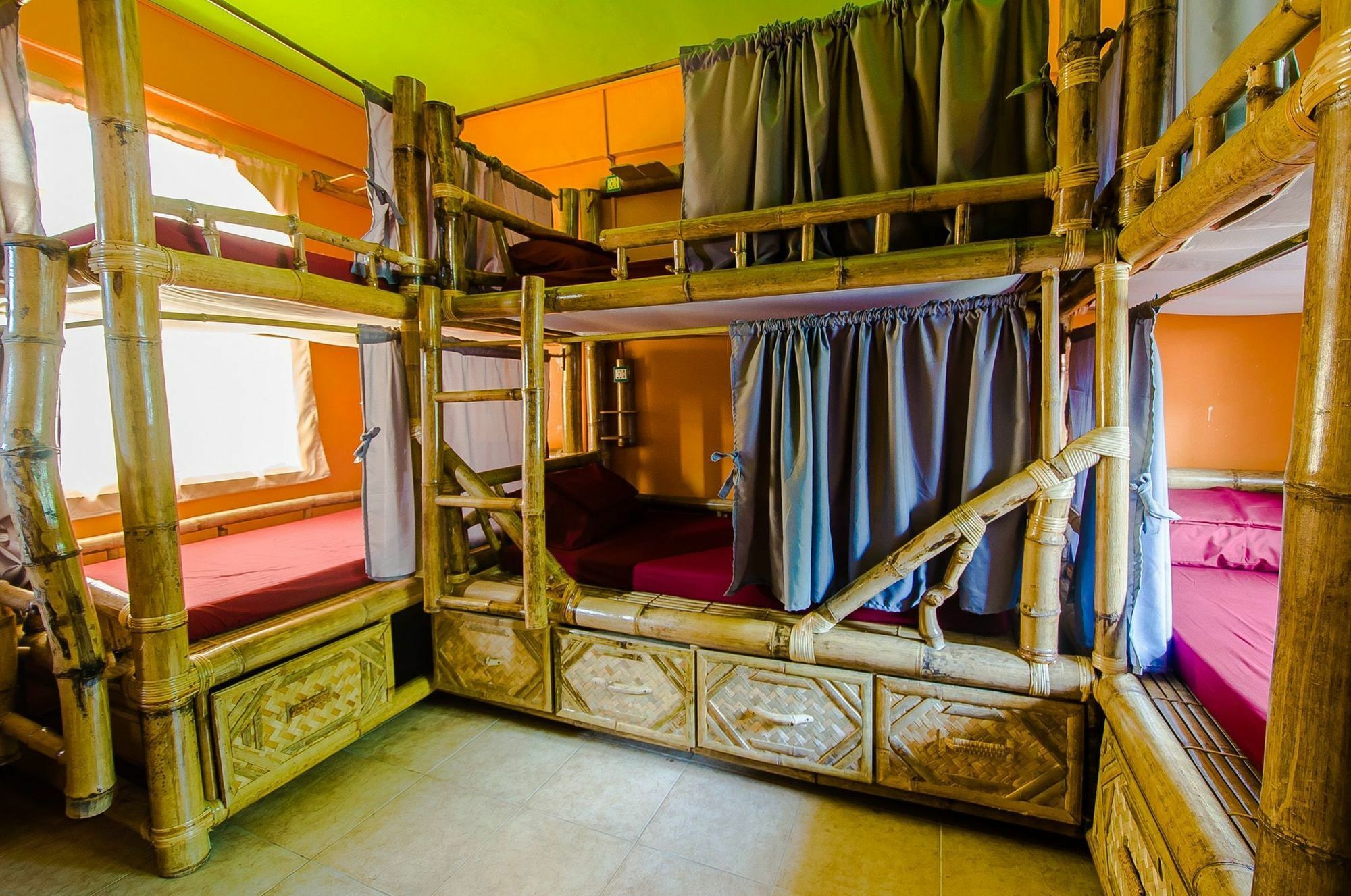 Jeepney Hostel And Kite Resort Balabag  Extérieur photo